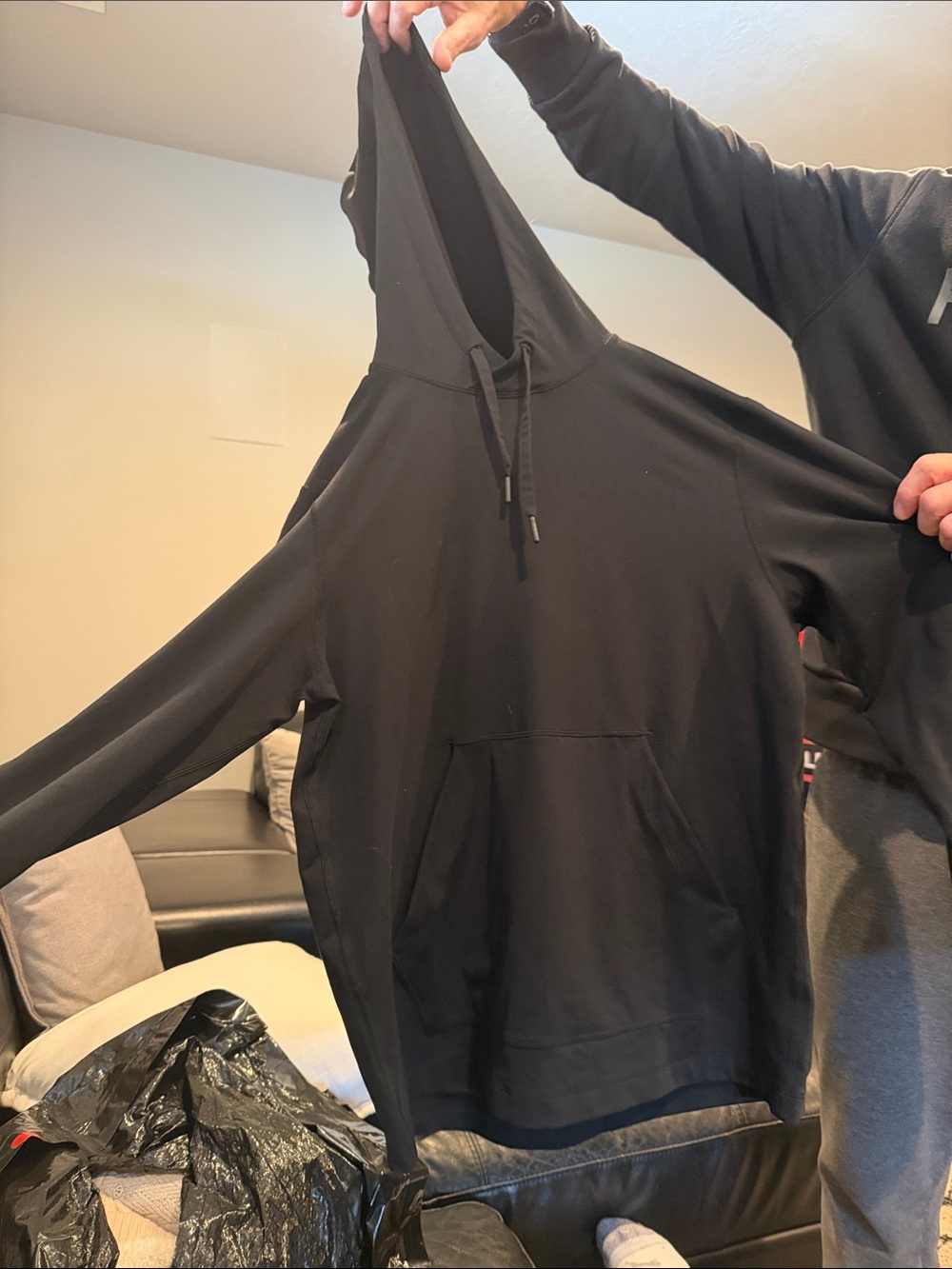 Men’s Lululemon pullover hoodie